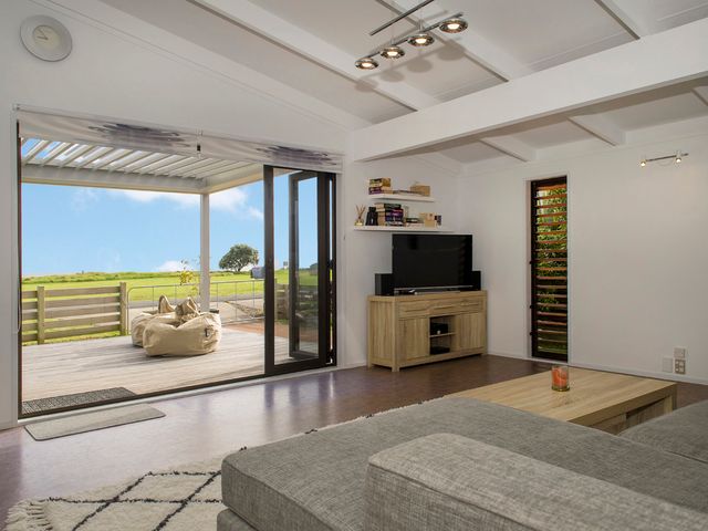 Beachside Beauty - Kuaotunu Holiday Home - 1031643 - photo 4