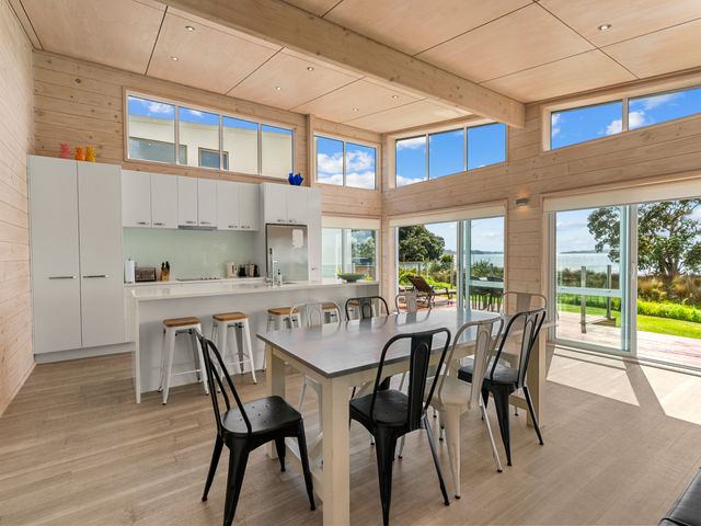 Beachfront Escape - Snells Beach Holiday Home - 1031681 - photo 2