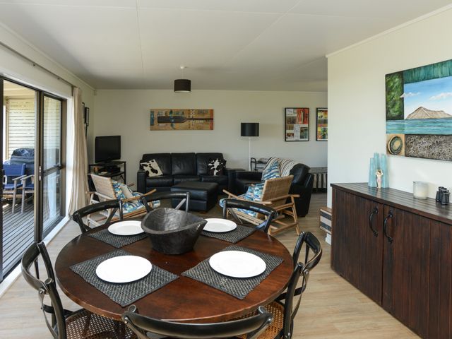 Bach 112 - Waimarama Holiday Home - 1031706 - photo 4