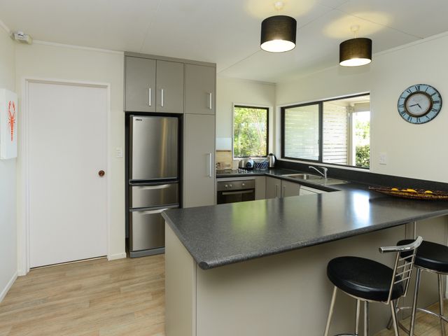 Bach 112 - Waimarama Holiday Home - 1031706 - photo 5