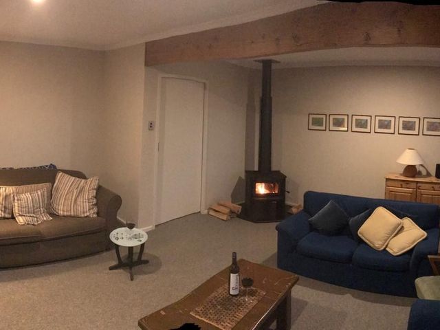 Family at Wharewaka - Wharewaka Holiday Home - 1031734 - photo 4