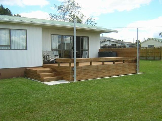 The Lakehouse Bach - Lake Rotoiti Bach - 1031755 - photo 2