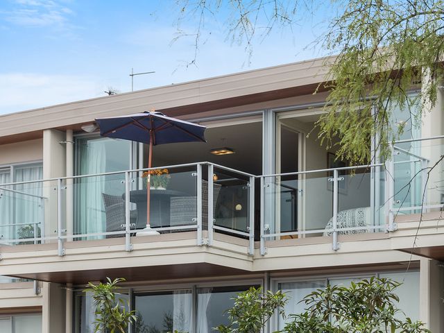 Relax on Roberts - Taupo Holiday Home - 1031874 - photo 2