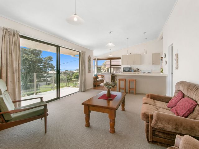 Sweeping Sea Views - Waihi Holiday Home - 1031887 - photo 3