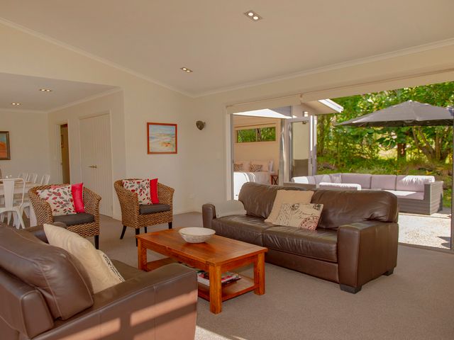 Cooks Getaway - Cooks Beach Holiday Home - 1031956 - photo 3