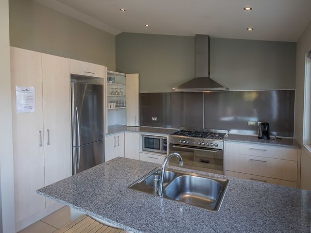 Skyline Outlook - Wanaka Home - 1031969 - photo 5