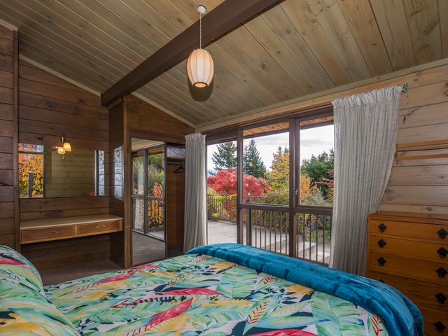 Lakeside Escape - Wanaka Holiday Bach - 1032000 - photo 5