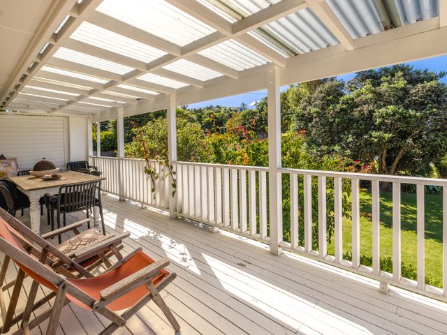 Moa Magic - Oneroa Holiday Home - 1032058 - photo 2