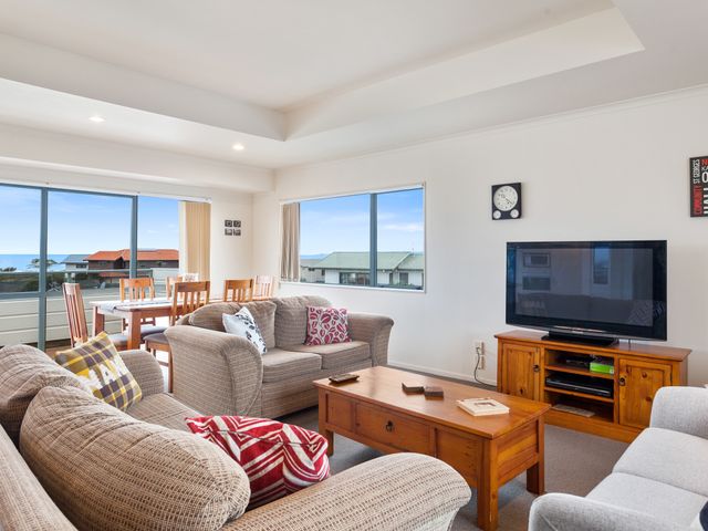 White Island Views - Ohope Holiday Home - 1032066 - photo 2