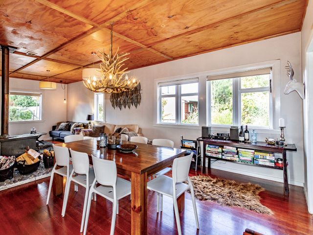 Stag & 3 Pigs - Ohakune Holiday Home - 1032096 - photo 3