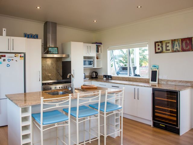 Waterfront Wonder  - Matarangi Holiday Home - 1032106 - photo 5