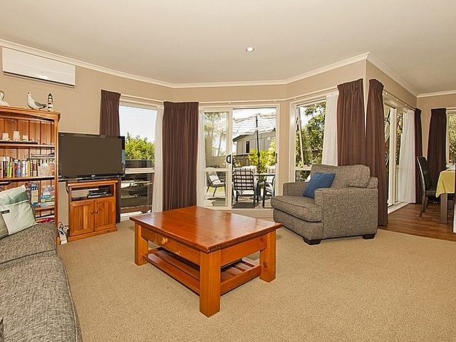 Bliss by the Beach - Whangamata Holiday Home - 1032134 - photo 2