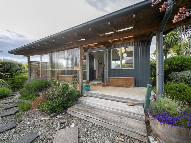 Beech Retreat - Te Anau Holiday Home - 1032231 - photo 1 