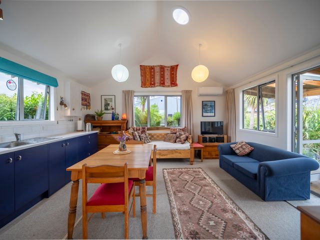 Beech Retreat - Te Anau Holiday Home - 1032231 - photo 2