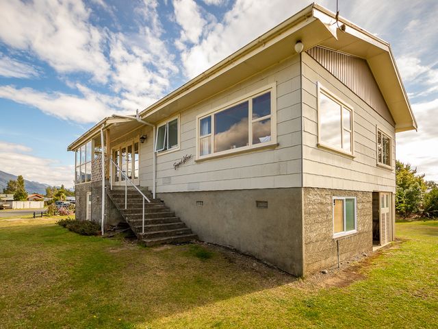Grand View - Te Anau Holiday Home - 1032234 - photo 2