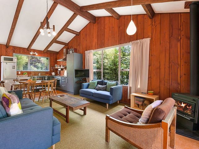 Te Kuru Cabin - Pukawa Bay Holiday Home - 1032269 - photo 4