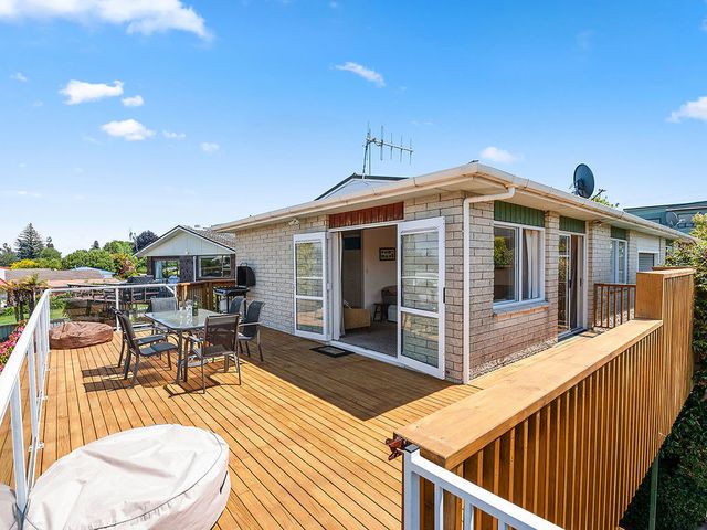 Central Riverside Retreat - Taupo Holiday Home - 1032323 - photo 1