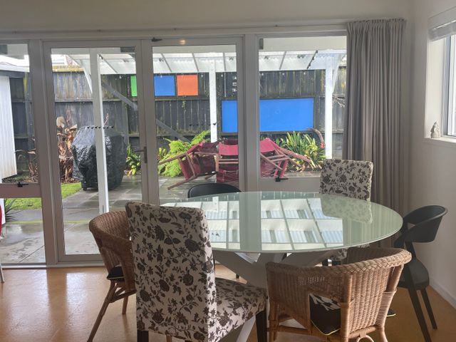 Gone Coastal - Whangamata Holiday House - 1032353 - photo 4