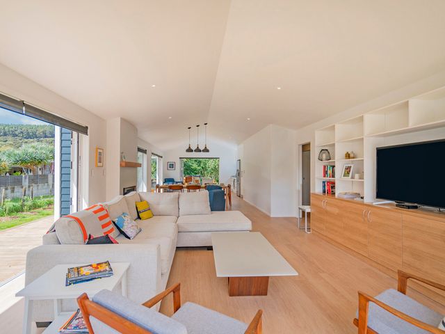 Hot Water Bach - Hot Water Beach Holiday Home - 1032367 - photo 2