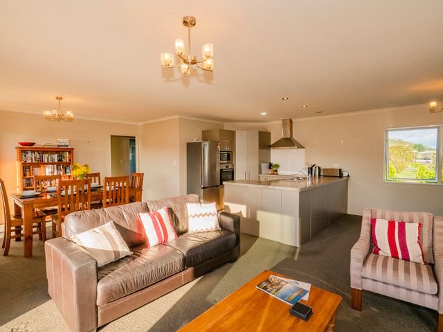 Home Base - Cooks Beach Holiday Home - 1032370 - photo 3