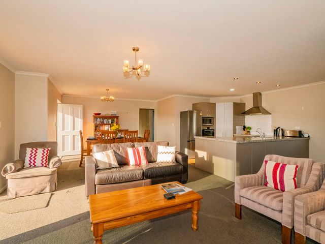 Home Base - Cooks Beach Holiday Home - 1032370 - photo 4