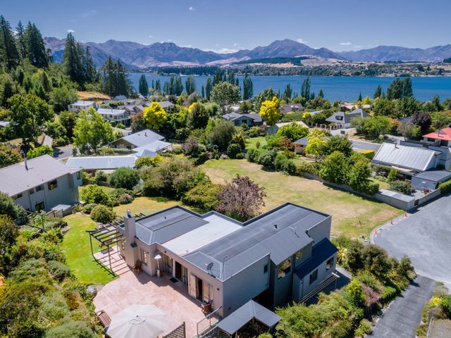 Sargood Splendour - Wanaka Holiday Home - 1032438 - photo 2