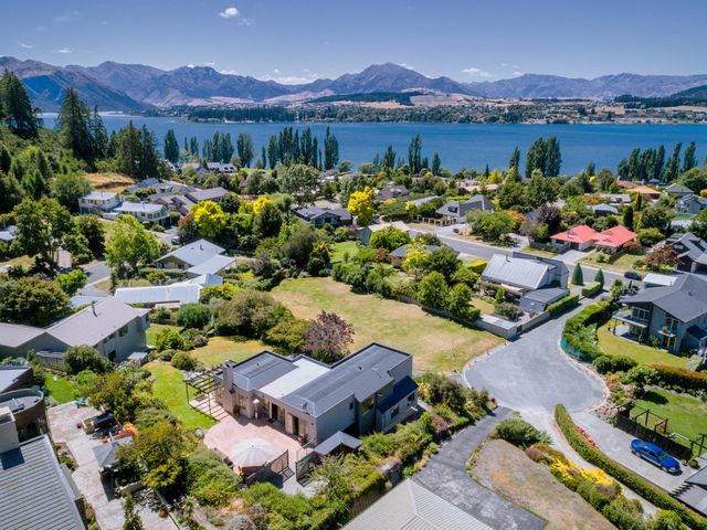 Sargood Splendour - Wanaka Holiday Home - 1032438 - photo 3