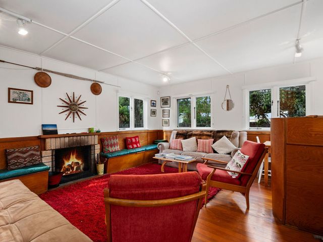 Llieno - Lake Taupo Holiday Home - 1032606 - photo 2