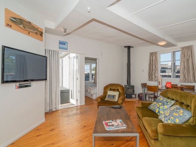 Pipi Palace - Whangamata Bach - 1032622 - photo 2