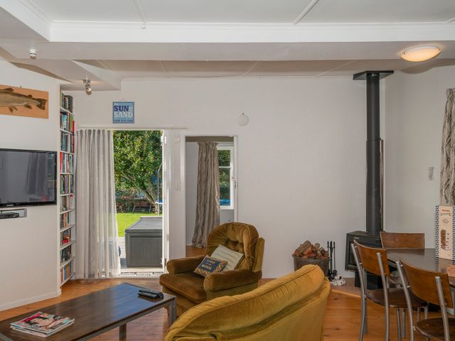 Pipi Palace - Whangamata Bach - 1032622 - photo 4