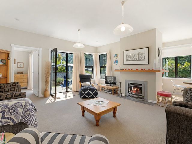 Lavender Country Cottage - Arrowtown Holiday Home - 1032655 - photo 3