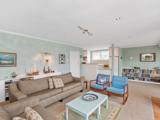 La Casa de la Playa - Beachfront Waikanae Home - 1032661 - photo 2