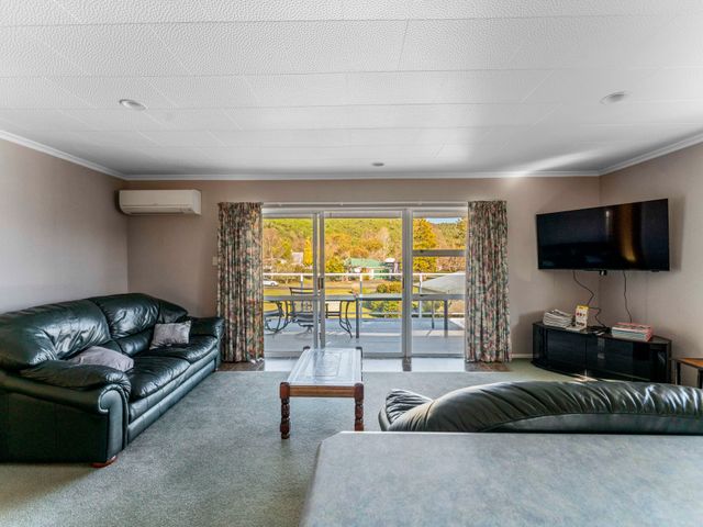 Kinloch Family Retreat - Kinloch Holiday Home - 1032662 - photo 4