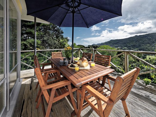 Surfer's Sunshine Cottage - Piha Holiday Home - 1032695 - photo 3