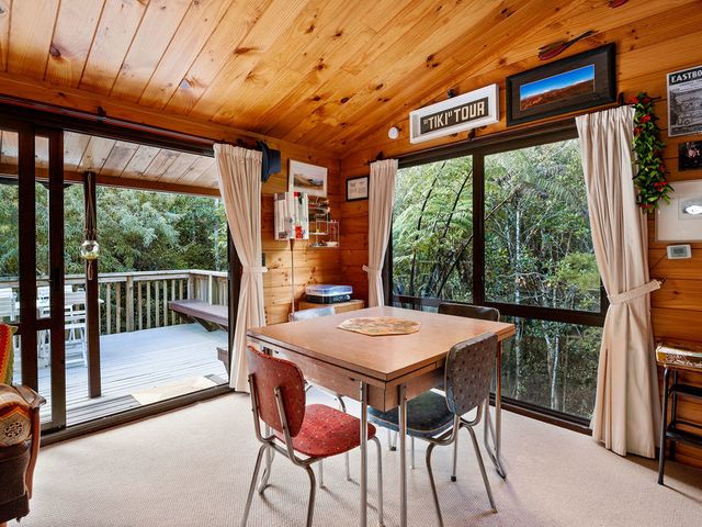 Piwakawaka ā Pukawa - Pukawa Bay Holiday Home - 1032752 - photo 5