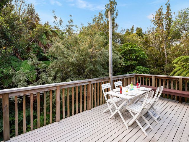 Piwakawaka ā Pukawa - Pukawa Bay Holiday Home - 1032752 - photo 3