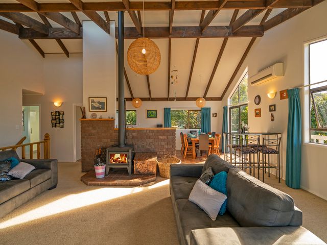 5 o'clock Somewhere - Tairua Holiday Home - 1032803 - photo 2