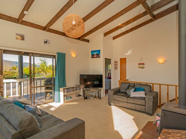 5 o'clock Somewhere - Tairua Holiday Home - 1032803 - photo 3