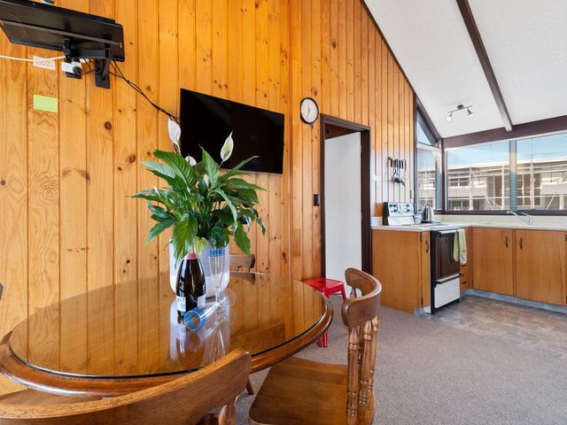 Downtown Mountview - Mt Maunganui Holiday Home - 1032814 - photo 3