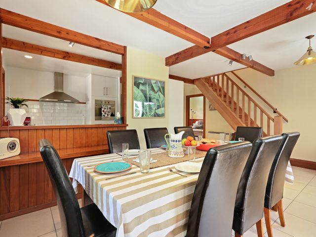 Fendalton Villa - Christchurch Holiday Home - 1032838 - photo 4