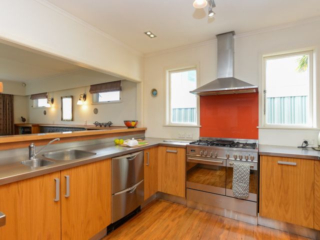 Breakwater Cottage - Napier Holiday Home - 1032841 - photo 5