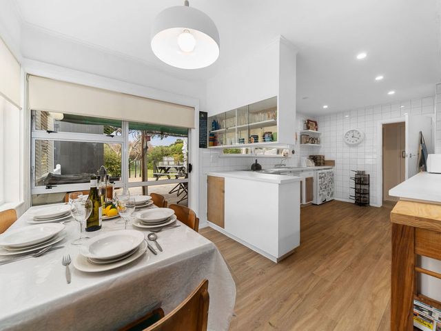 Calapso Cottage - Waikanae Beach Holiday Home - 1032946 - photo 5