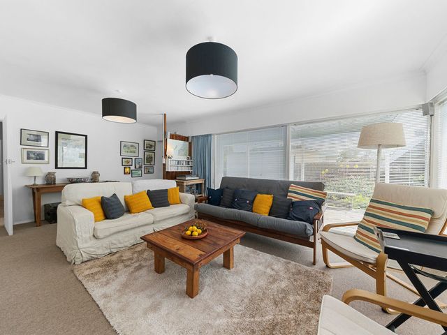 Calapso Cottage - Waikanae Beach Holiday Home - 1032946 - photo 2