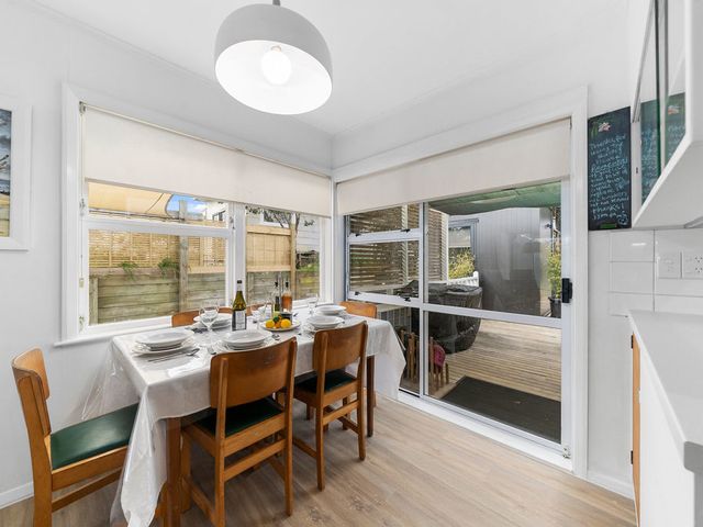 Calapso Cottage - Waikanae Beach Holiday Home - 1032946 - photo 4