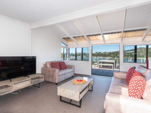 The Tide Watcher - Okiato Holiday Home - 1032972 - photo 5