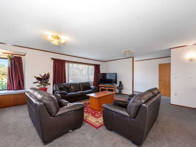 Courtside Quarters - Waihi Beach Holiday Home - 1032983 - photo 5
