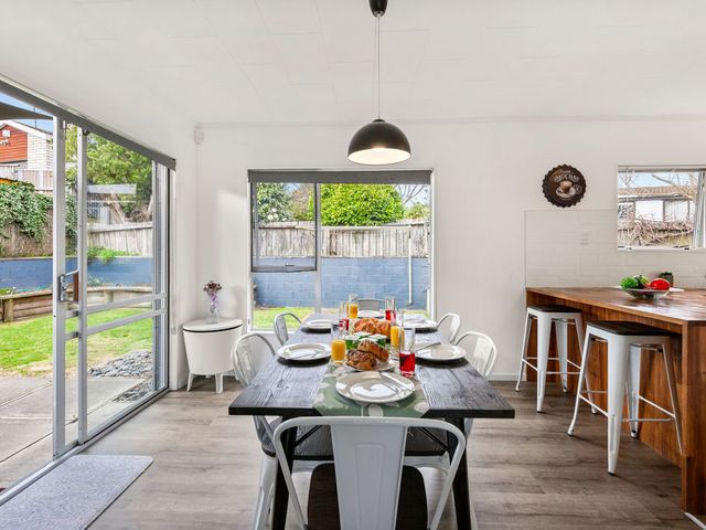 True Blue - Taupo Holiday Home - 1032999 - photo 3