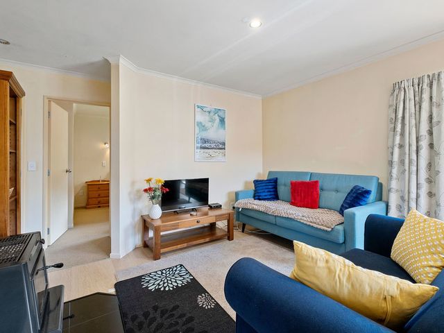 Korimako Ridge - Lake Hawea Holiday Home - 1033033 - photo 5