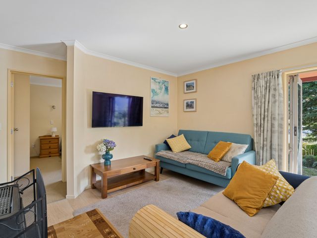 Korimako Ridge - Lake Hawea Holiday Home - 1033033 - photo 3