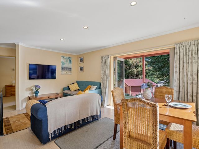 Korimako Ridge - Lake Hawea Holiday Home - 1033033 - photo 5